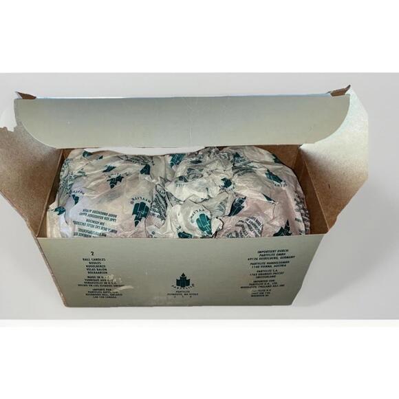 New in box Partylite Hollyberry Ball candle set 3" Each RETIRED - Picture 2 of 4